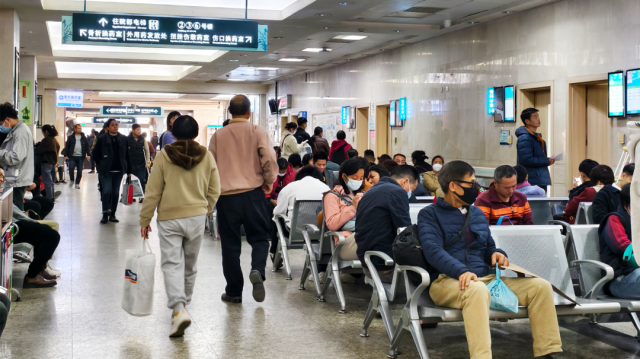 ◎ 我院骨科门诊候诊区。