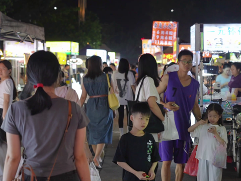 “五一”假期侨乡特色小吃街人气爆棚，点燃恩平“夜经济”！