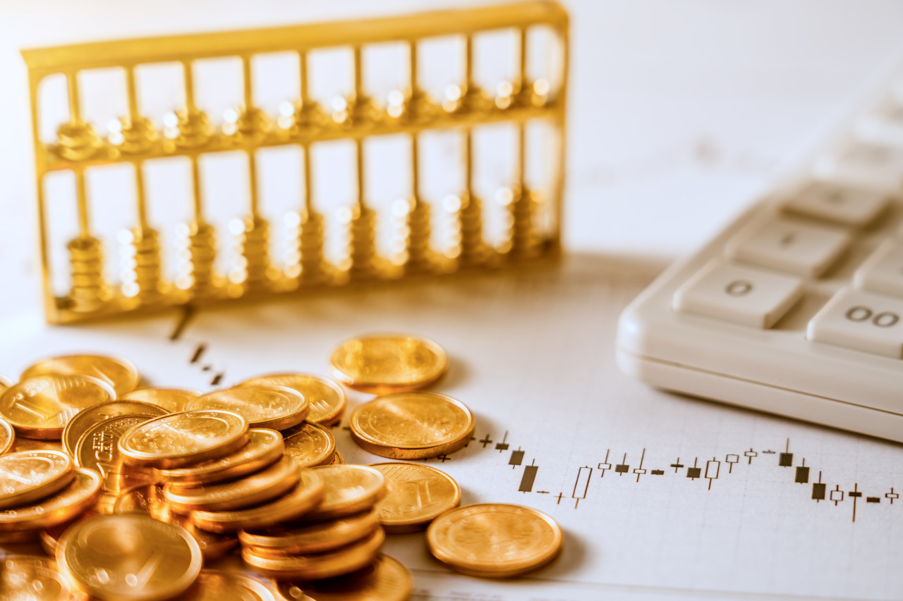 美联储降息首日，黄金失守3700美元！年内已累计涨超40%