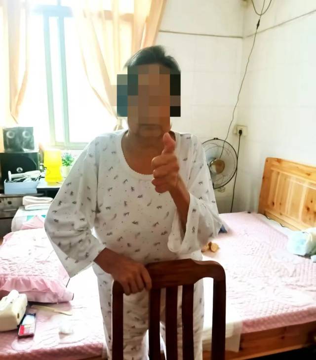 陈奶奶为佛中医医护团队点赞