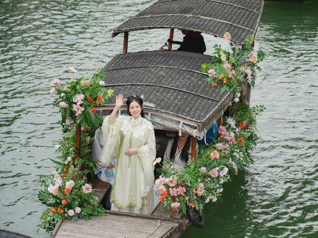 这个暑假，和西湖的荷花撞个满怀吧！