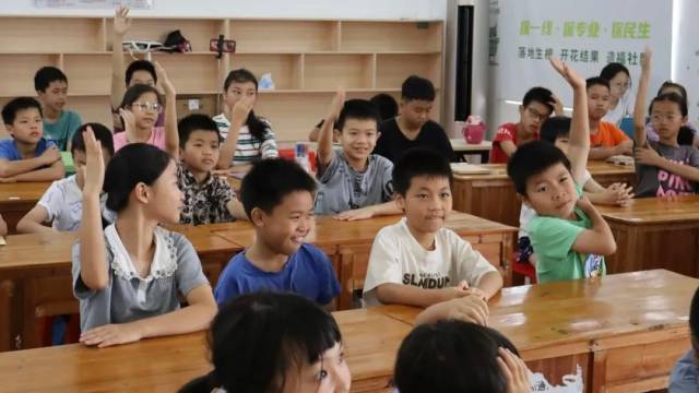 “百千万工程”突击队 | 暑期的这节课冲上孩子心中“热搜”！