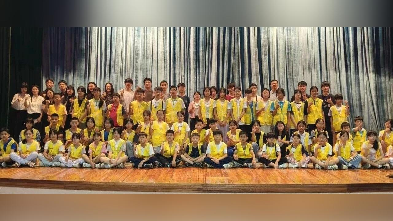 大手牵小手,青春对话历史