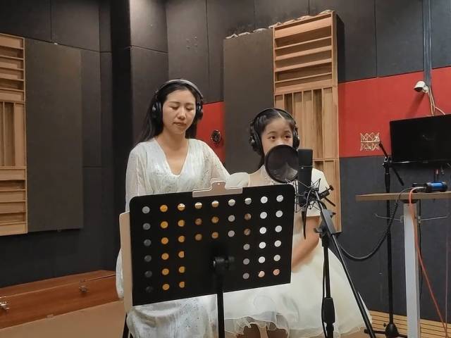 岭南童谣十周年经典作品展演 | 《MOM》