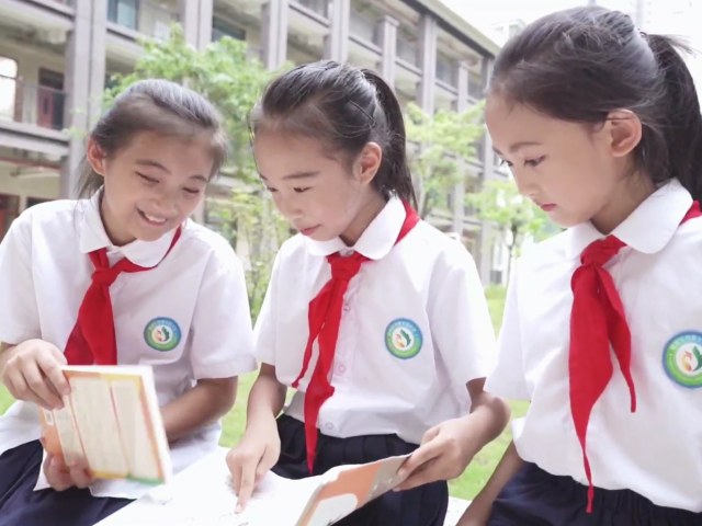 岭南童谣十周年经典作品展演 | 《最美的歌声献给党》