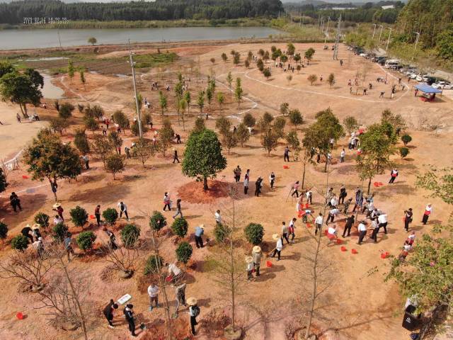 福建向北京大学和国家图书馆赠送《八闽文库》新书