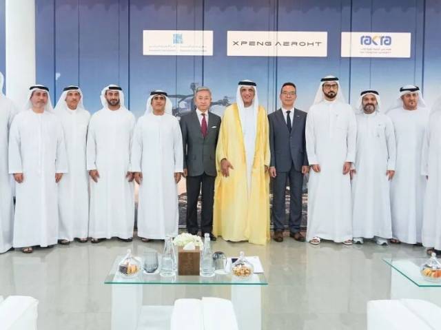 获海外首证！小鹏汇天“陆地航母”飞行器飞入阿联酋