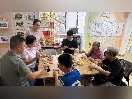 吃上热腾腾的饺子!台风天珠海庇护所上演暖心一幕