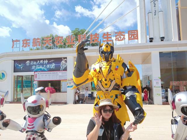 酷!国庆,博罗这个地方可与超高机甲互动