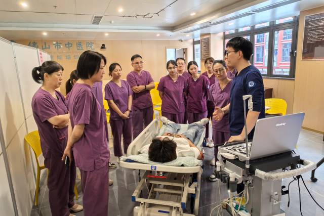 扩展的创伤重点超声评估（eFAST）工作坊