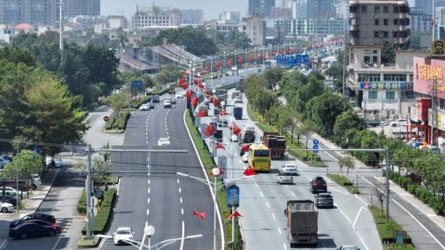 国庆氛围感拉满！开平满城“中国红”！