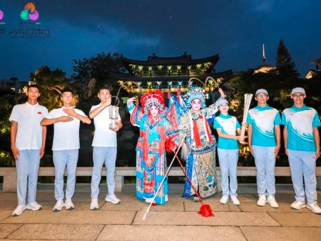 今天，火炬火种“绽放”荔湾！