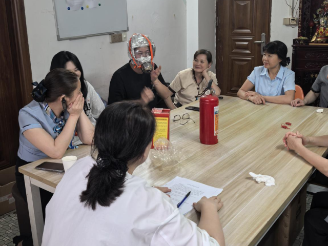 五进丨备战十五运!筑牢安全防线——越秀区农林街开展安全生产知识宣传活动并联合企业开展消防应急技能培训