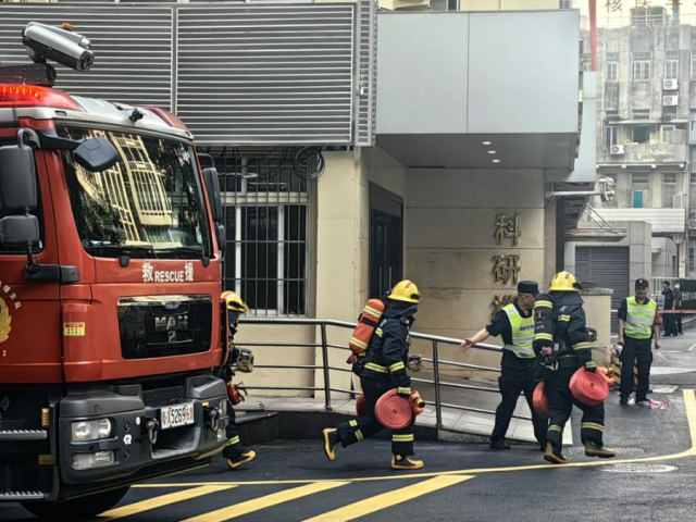 【五进·演练】以练筑防 护航全运——越秀区农林街联动开展医院消防应急演练