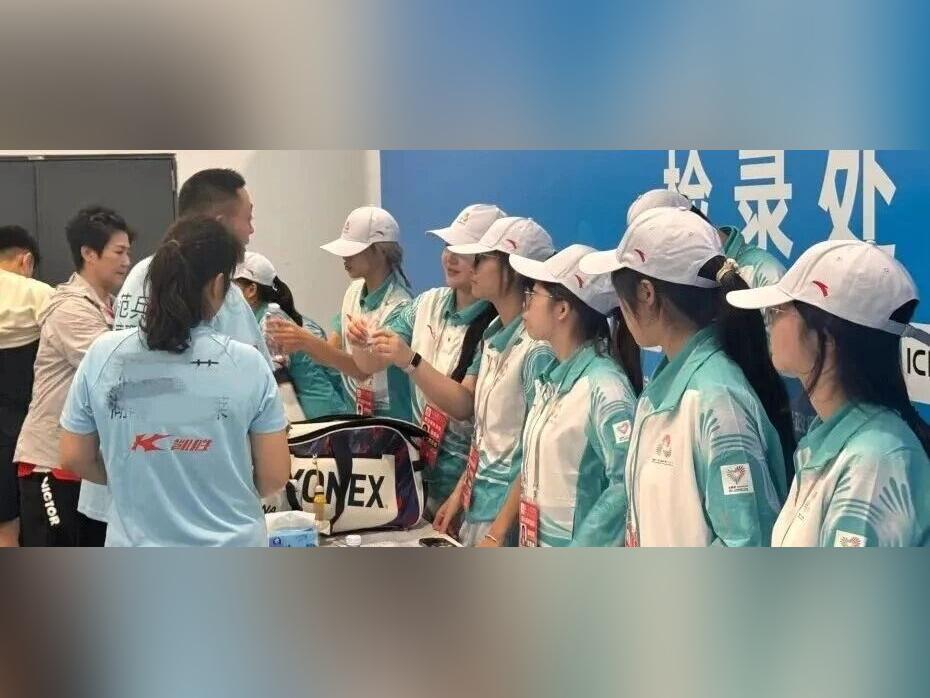 这波“操作”上大分!这群“小海豚”的故事藏不住了