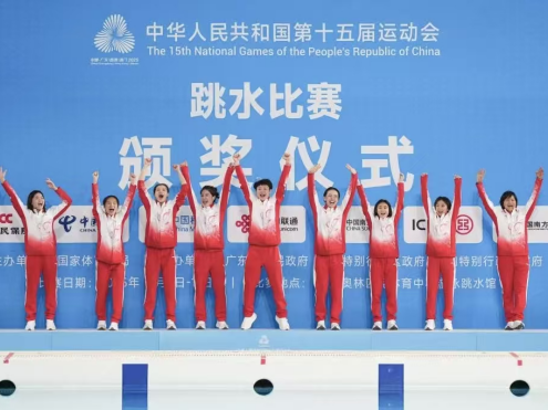 花都谢佩铃，好嘢！助力广东队夺得跳水首金！