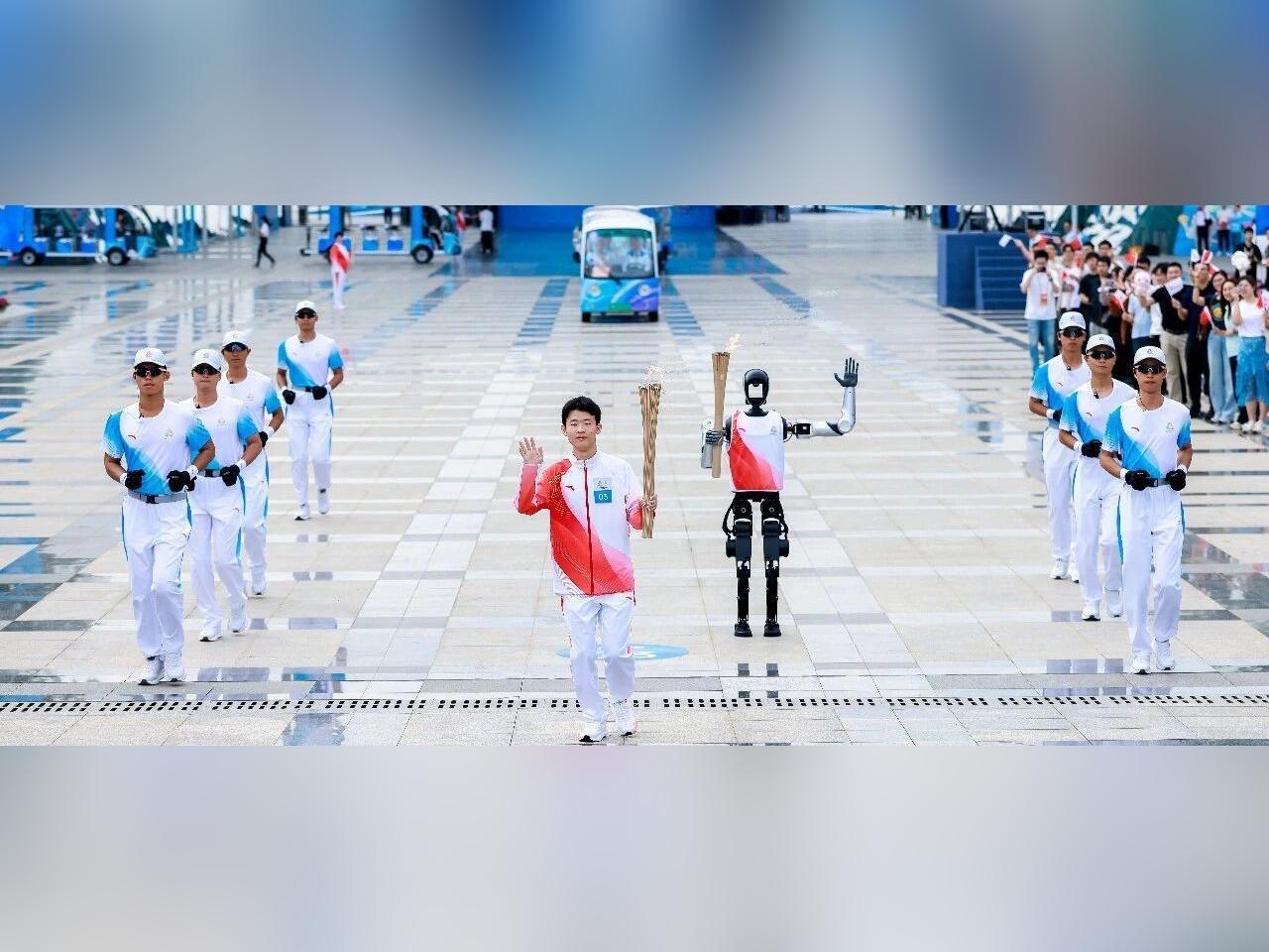 全球首个!机器人火炬手“夸父”有哪些亮点?