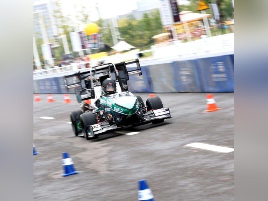 强得可怕!“手搓”方程式火箭、赛车……