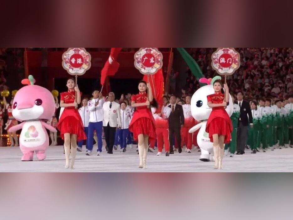 刚刚!广东香港澳门代表团一起入场