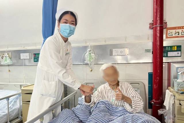 张大爷治疗后给予肯定