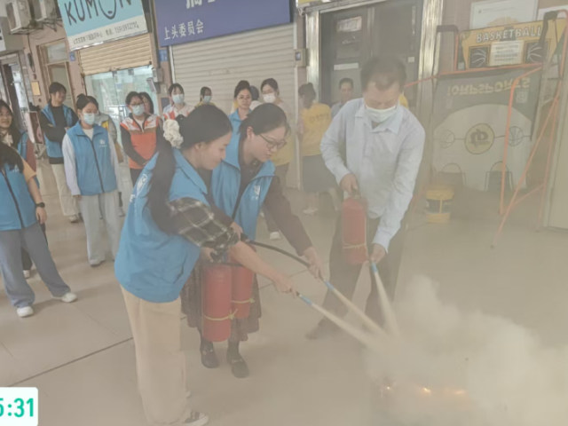 【五进公益行】消防“零距离”,安全“心守护”——越秀区农林街开展全国消防宣传月宣传活动及消防演练