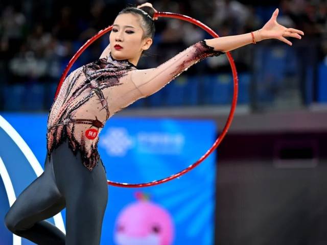 全运会“最美”金牌在深圳诞生