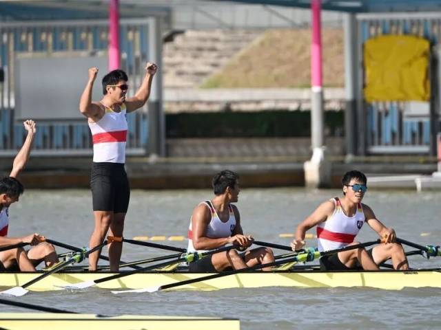 开幕式后，首金出炉！