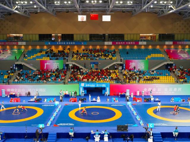 十五运会摔跤比赛首日产生4金