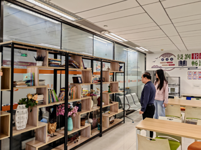 钟村街总工会实地指导“职工之家”建设，精准服务基层