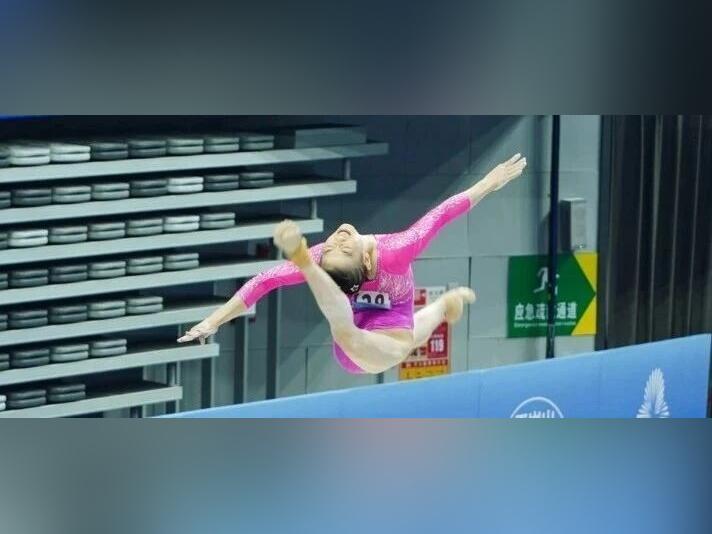 又夺冠了!东莞15岁女娃,狂揽4金!