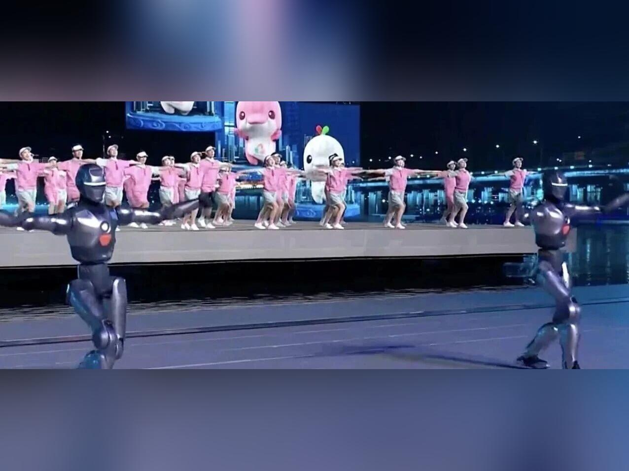 起猛了!机器人做上广播体操了!
