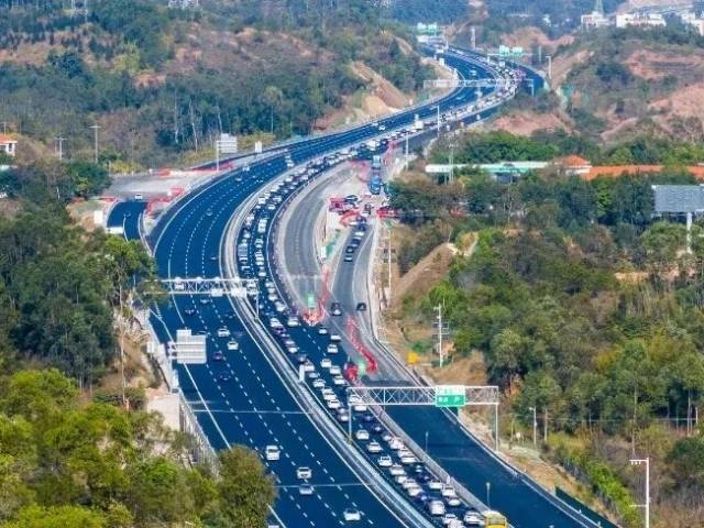 车流暴增55%！有出行计划的你，看过来→