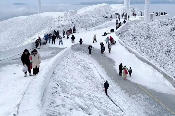 “看雪不用出广东”火了！评论区人才辈出，还有人回忆十年前……