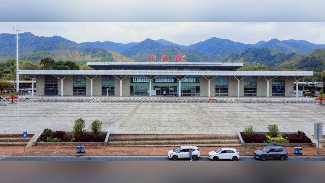 “叮咚~您已离开嘉禾望岗。下一站,英德!”