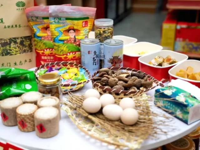 【广货行天下】龙门优品迎新春 香飘万家年味浓