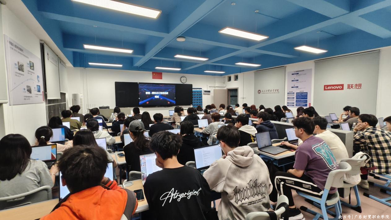 50名“联念念MS团队”学生
 