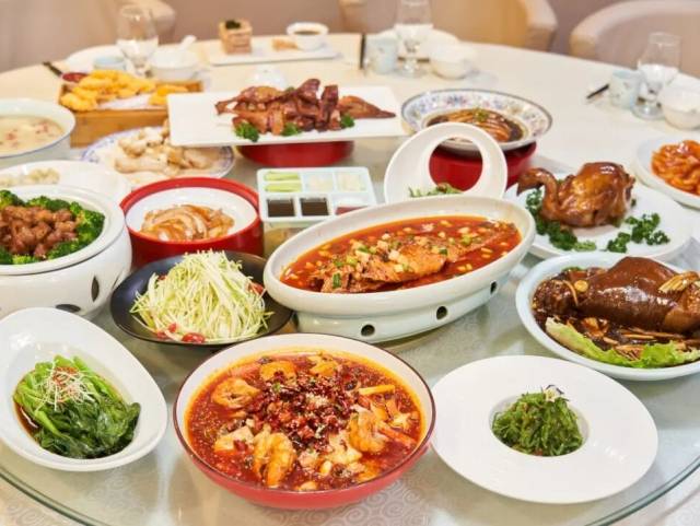 “大餐”后胃胀就吃“消食片”or“整肠丸”？