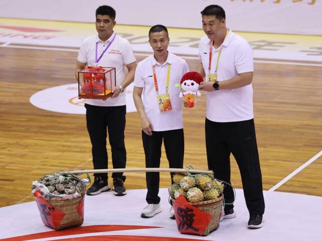 礼赠“蚝菠” 共赢“好波”