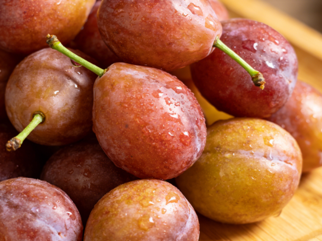 网红西梅汁竟然加了泻药？不靠它，这几招也能让您实现拉粑自由！