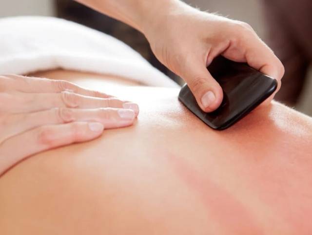 《逐玉》刮痧全网磕疯？别上头！正确打开方式应该是这样……