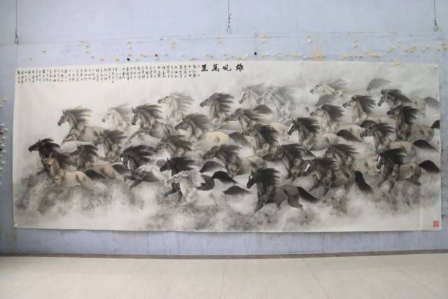 马年说马｜十米长卷绘百骏奔腾！从化本土画家欧阳锦笔墨抒豪情_南方+_