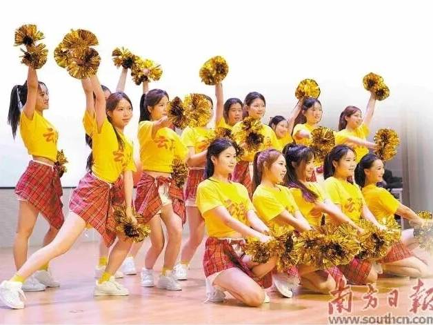 南方日报丨云浮拉拉队：以城市之名 为青春而舞