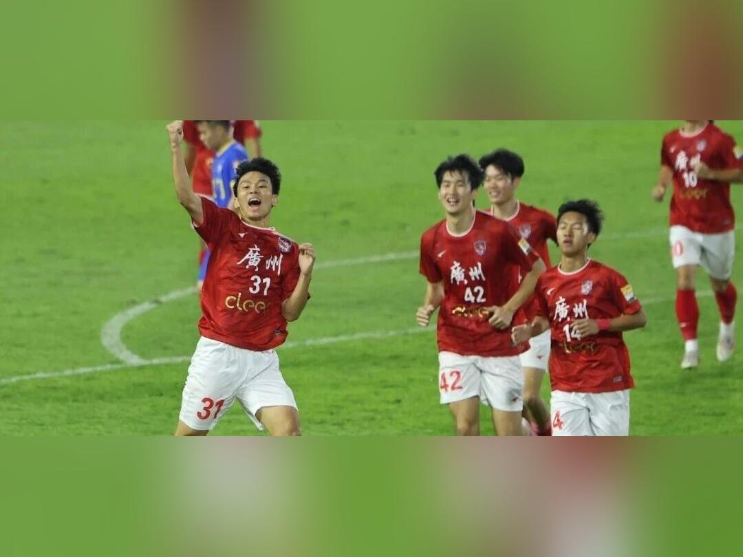 广州2:0破“门” 夺粤超首胜