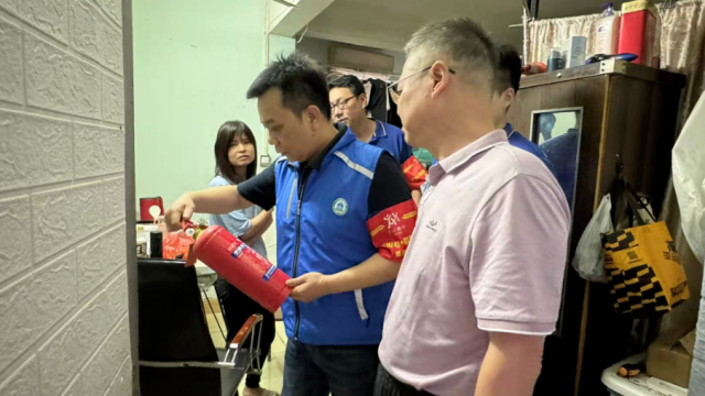 织密安全防护网！钟村街持续开展出租屋夜查行动