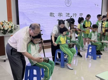 丝竹悠扬进校园，传统文化种心田！钟村街文化惠民活动走进钟村中心小学