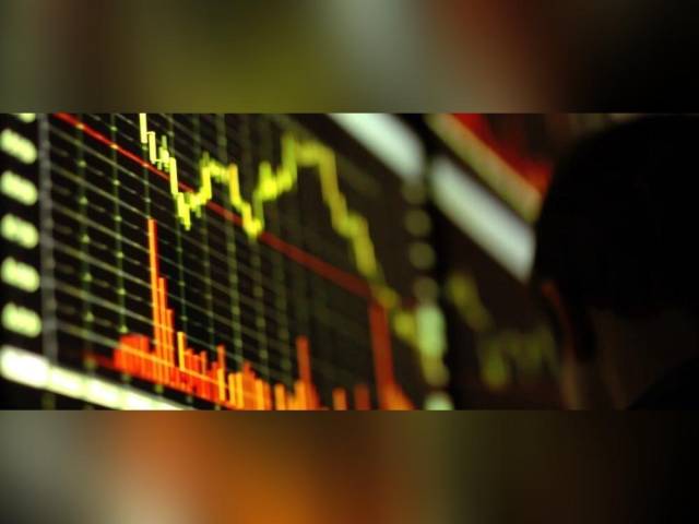 考公第一股净利润大降73%，市值蒸发超90%