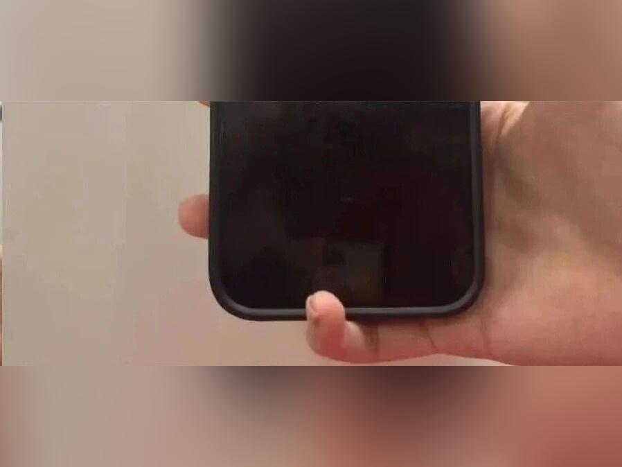 你用小拇指当手机支架吗?快改
