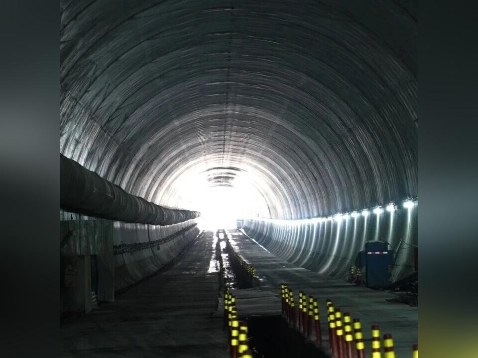 【省重点项目】深南高铁云开大山隧道出口贯通