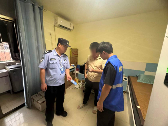 警网联动再出击!钟村街夜查发现隐患124处,处罚出租屋主11人