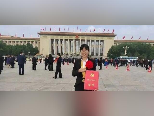刘名芳荣获全国优秀共产党员称号:“很激动!将把荣誉化为动力”